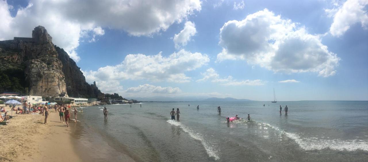Вилла Beach Holiday Террачина Экстерьер фото