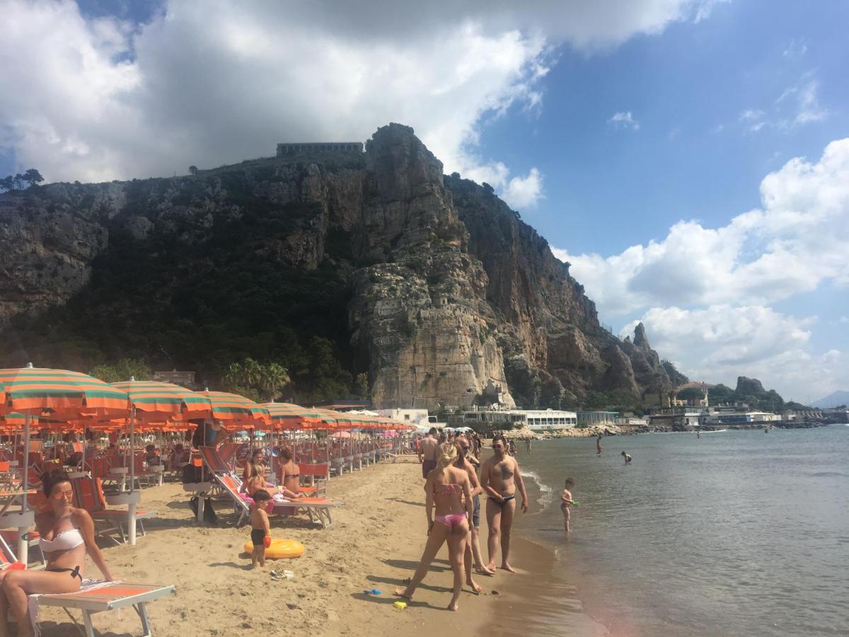 Вилла Beach Holiday Террачина Экстерьер фото